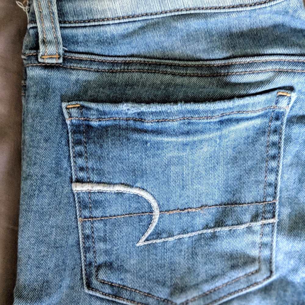 American Eagle Lightwash Jeans